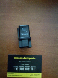 Relay Nissan 25230-C9961 / 25230-C9971 Automatic choke / Wiper rear/ Power window roof/ airconditioning Used part.