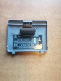 Afdekkap zekeringenkast Nissan Primera P11/WP11 68964-9F502 Gebruikt.