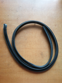 Weatherstrip-rear door, right-hand Nissan Primera P11 82830-2F005 (deurzijde)