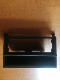 Kaartenbakje Nissan Bluebird T12/ T72 68475-D4600 Gebruikt.