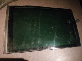 Glass side window, right-hand Nissan Terrano2 R20 83300-7F700 (43R-004523) Used part.