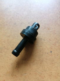 Ontluchtingsventiel benzineslang Nissan Micra K11 17368-73B00 Gebruikt.