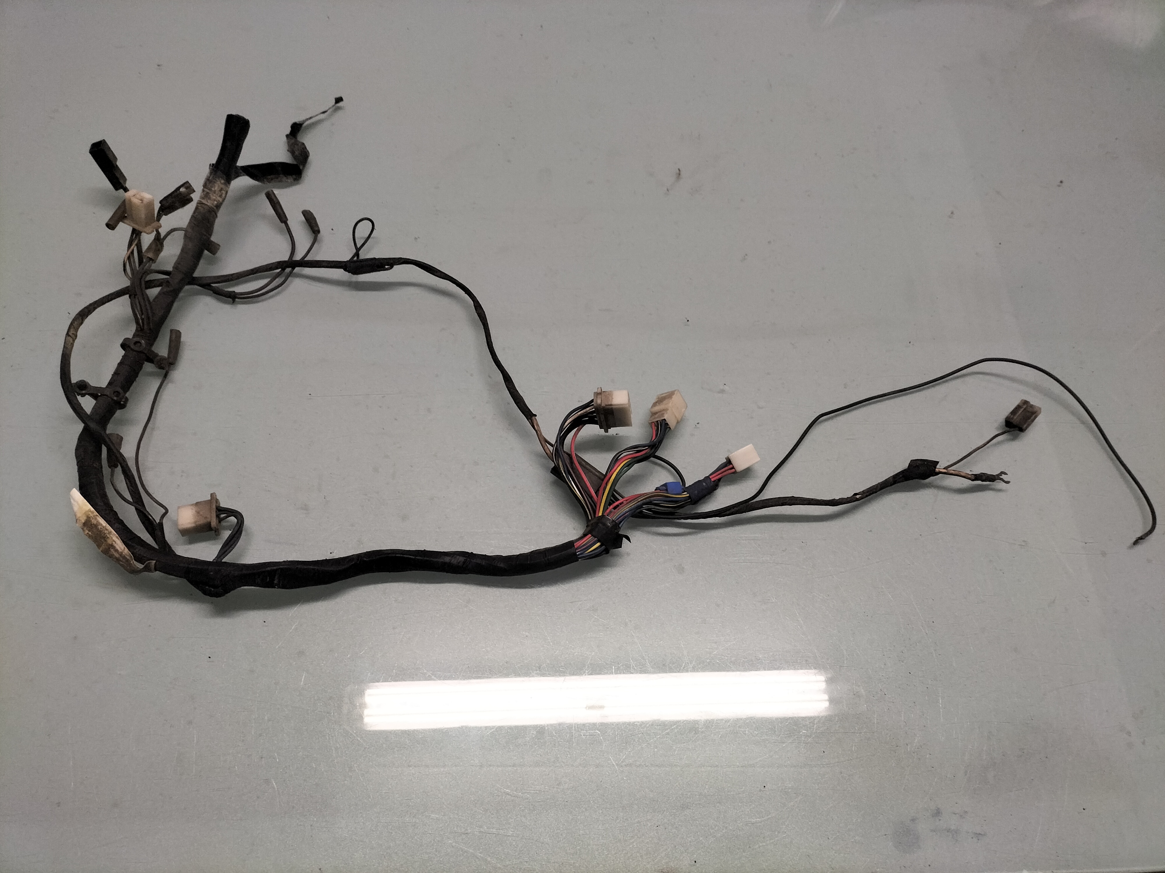 Kabelboom motorruimte Datsun Cherry E10 24012-M1002 Gebruikt. Incompleet.