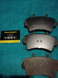 Remblokset vooras Nissan Interstar X70 41060-00QAD Nieuw