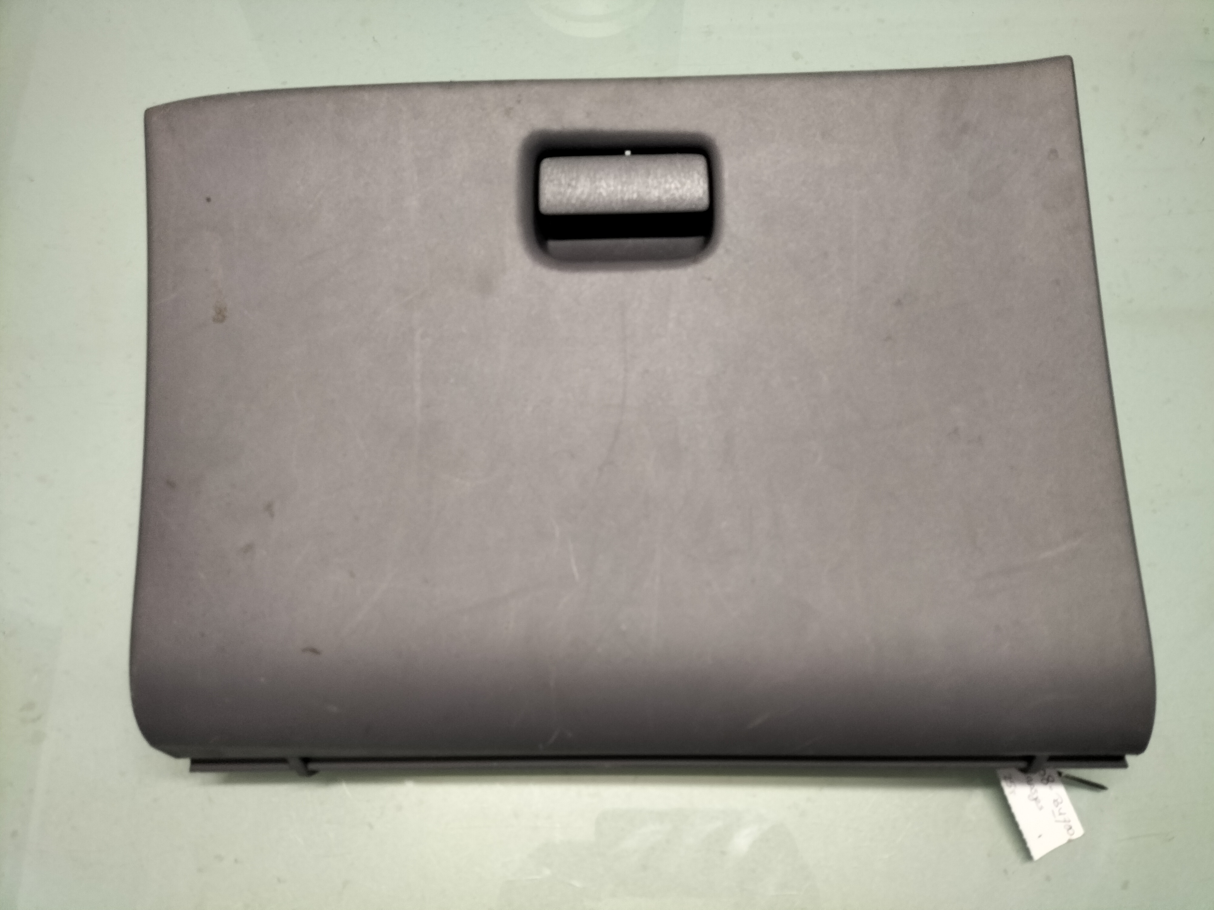 Box-glove Nissan almera Tino V10 68500-BU700 gebruikt