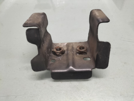 Bumpersteun onder Links Nissan Primera P12 wagon 62211-AU330 Gebruikt