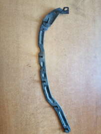 Houder voorbumper links Nissan 100NX B13 62295-61Y99 (62295-61Y00) Gebruikt.