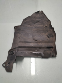 Zijafscherming motorblok links Nissan Primera P12 75894-AV600 Gebruikt.