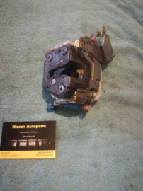 Deurslot rechtsvoor Nissan 100NX B13 80502-79910 Gebruikt.