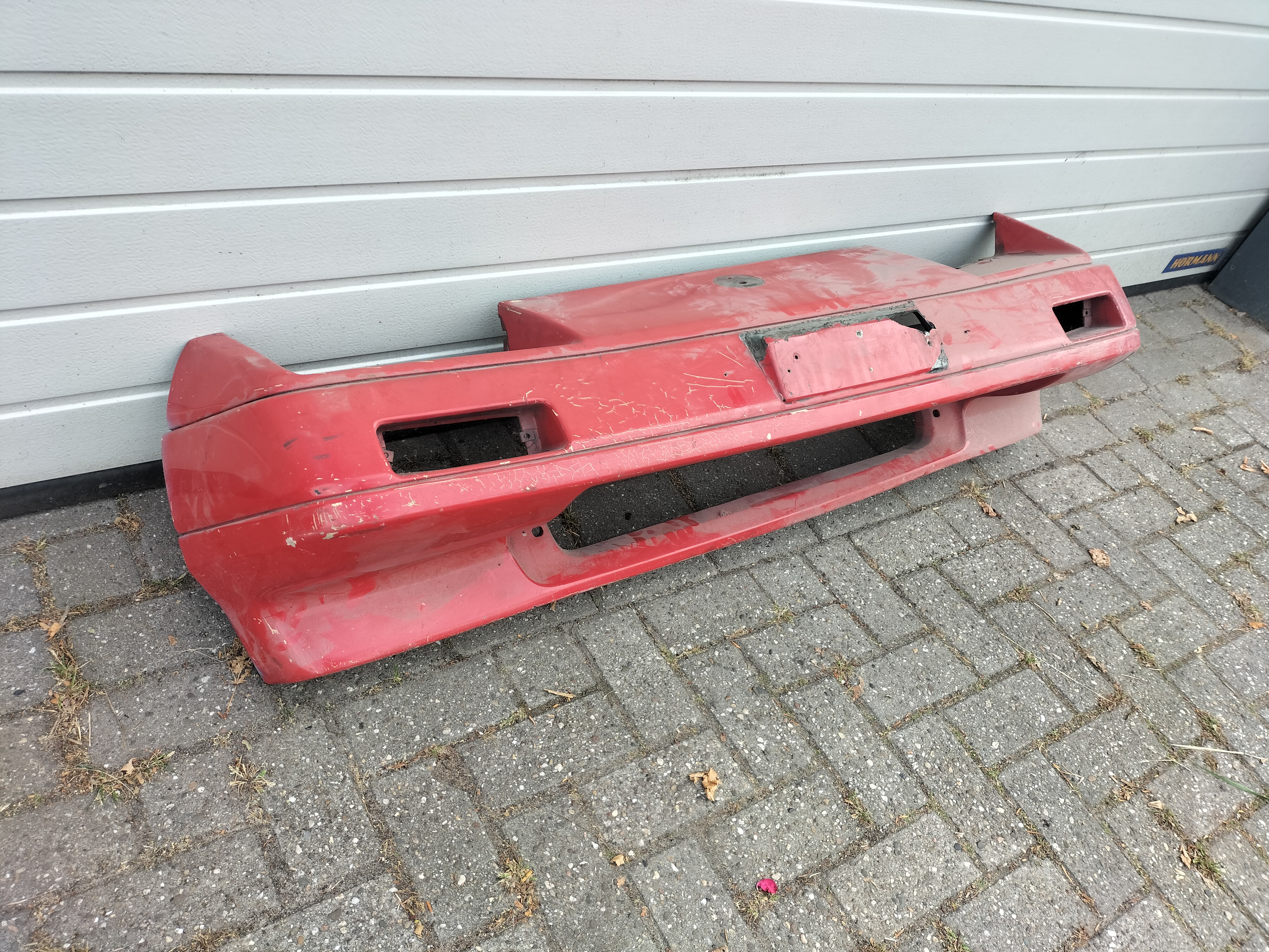 Voorbumper Nissan 300ZX Z31 20250628 Gebruikt, lichte schade.