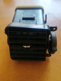 Ventilator center, left-hand Nissan Primera P11 / WP11 68751-9F600 (68751-9F600) Used part.