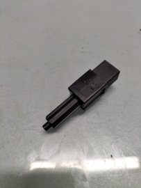 Remlichtschakelaar Nissan 25320-4M400 CA33/ CK12/ D40/ E11/ J10/ K11/ K12/ N16/ P11/ P12/ R51/ T30/ T31/ V10/ WP11/ Z33/ Z50 Origineel.