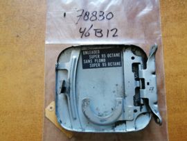 Tankklepje Nissan Micra K11 78830-46B12 kleurcode KL0 Gebruikt.