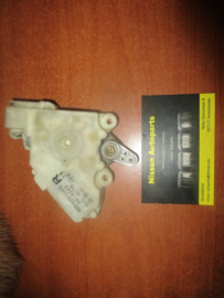 Actuator-auto door lock, front right-hand Nissan Almera N16 / Nissan Almera V10 80552-61U66