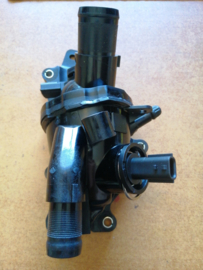Thermostaathuis HR10DDT Nissan 11060-00Q2K F16/ K14 Nieuw.
