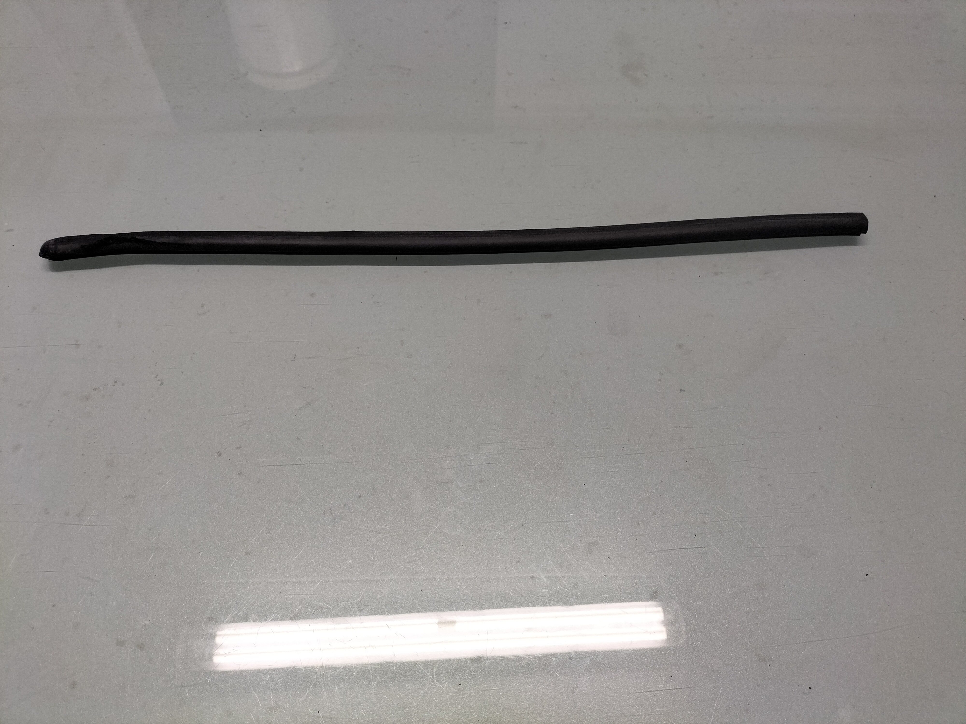 Seal rear door Nissan 82839-0N800 Used part. Little damage.