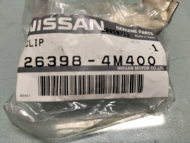 Montageklep onderzijde koplamp Nissan 26398-4M400 N16/ V10 Origineel.
