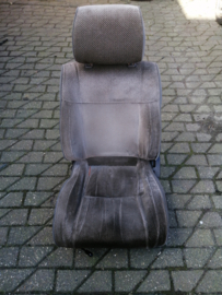 Seat front, left-hand Nissan Bluebird T72 87050-Q9206 Used part.