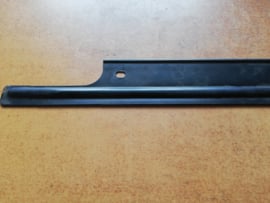 Retainer-back door seal Nissan Primera P10 hatchback 90824-98J00 Original.