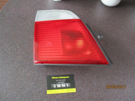 Achterlicht links binnenste Nissan Primera Wagon WP11 26555-8F887 Origineel.