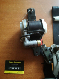 Veiligheidsgordelspanner linksvoor Nissan Almera N15 86885-2N321 Gebruikt.