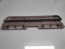 Instapplaat links Nissan Patrol Y61 76952-VB000 Gebruikt.