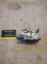 Deurslot rechtsvoor Nissan N14/ N15  80502-C9915 Gebruikt.
