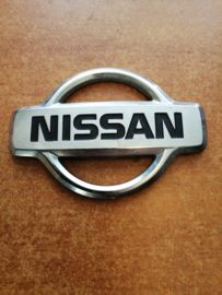 Emblem-rear Nissan Primera Wagon WP11 90890-8F800 Used part.