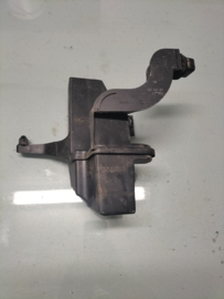 Resonator luchtinlaat Nissan Micra K14 16585-5FN1A Gebruikt