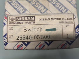 Richtingaanwijzerschakelaar Nissan 25540-05B00 C32/ E24/ K10/ U11 Origineel.