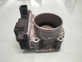 Gasklephuis QR20DE Nissan 16119-8H303 P12/ T30 Gebruikt.