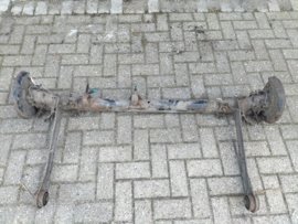 Beam compl-rear suspension Nissan Primera P12 55501-AV606  Gebruikt.