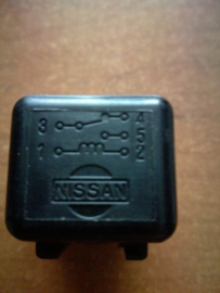 Relay Nissan 25230-C9961 / 25230-C9971 Automatic choke / Wiper rear/ Power window roof/ airconditioning Used part.