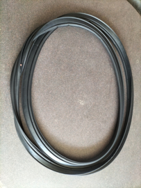 Achterkleprubber Nissan Leaf ZE1E 90830-5SK1A Origineel.