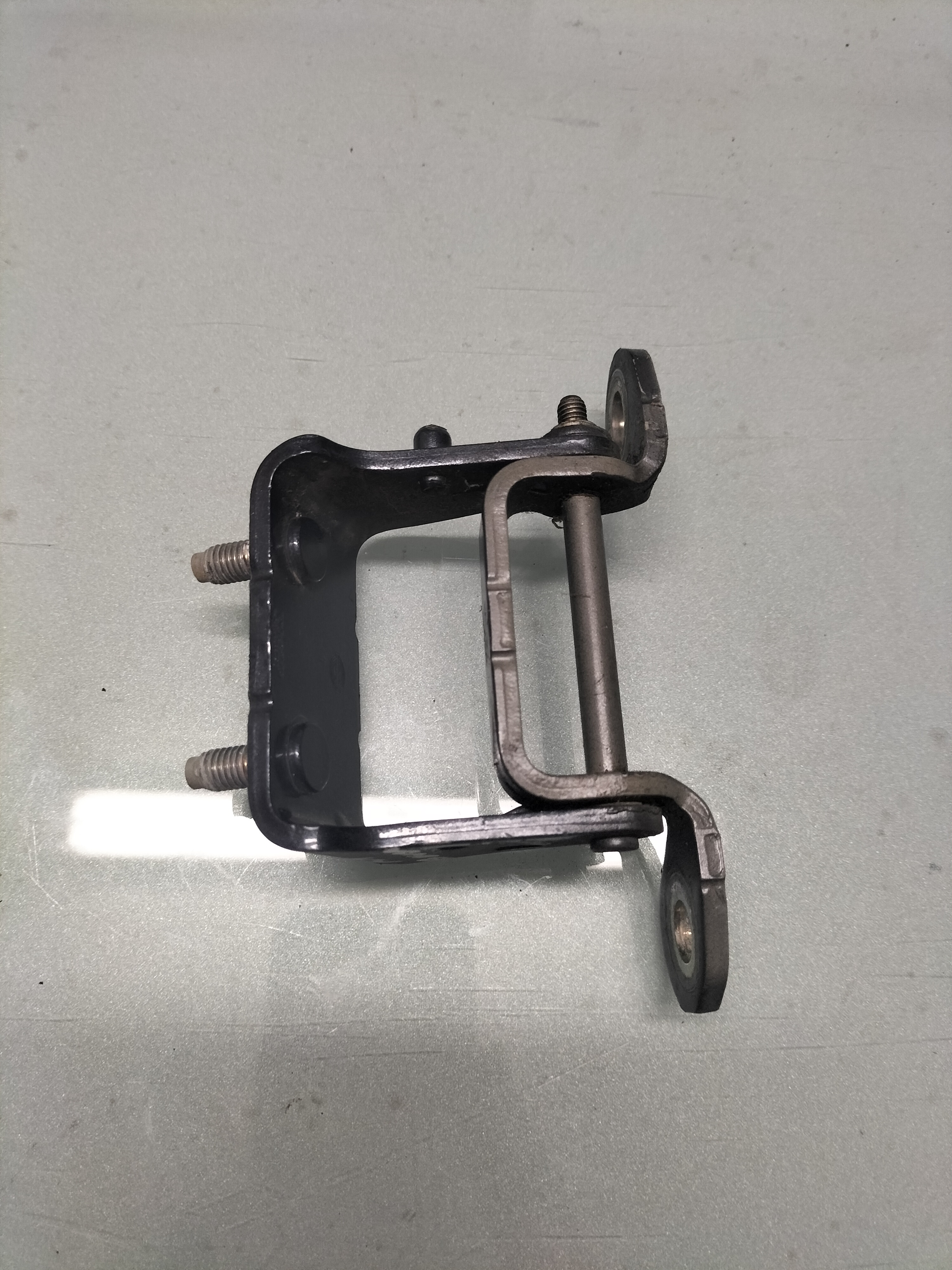 Deurscharnier achterportier Rechtsboven Nissan Micra K14 82400-5FA6A Gebruikt