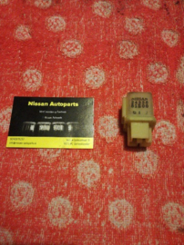 Weerstand 100Ω 2W Nissan 24336-51E00 B13/ D21/ J30/ M11/ N14/ P10/ W10/ Y10 Gebruikt.