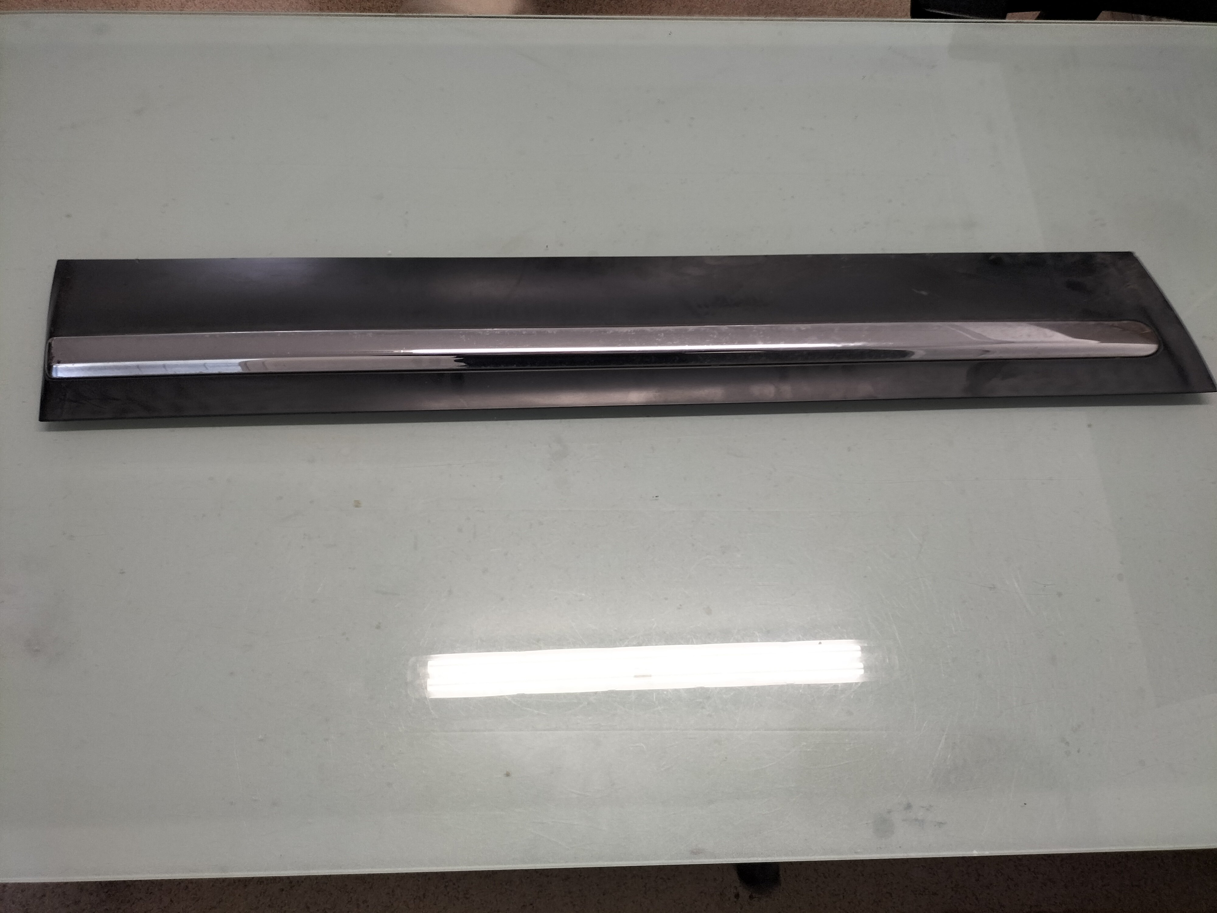 Sierstrip portier linksvoor Nissan Qashqai J10/ JJ10 80871-JE20C Gebruikt.