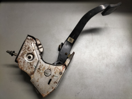 Koppelingspedaal Nissan Primera P11/ WP11 46503-BE960 Gebruikt.
