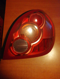 Achterlicht rechts Nissan Almera N16 26550-BN786 Gebruikt.