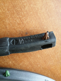 Deurrubber rechtsvoor Nissan Qashqai J10 80830-JD000