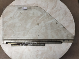 Glass-front door window right-hand Datsun Cherry E10 80310-M0300 Used part.