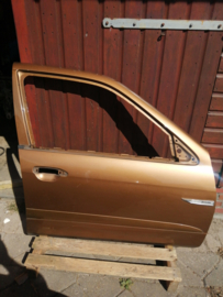 Portier rechtsvoor Nissan Primera P11/ WP11 80100-2J535 (HV0)