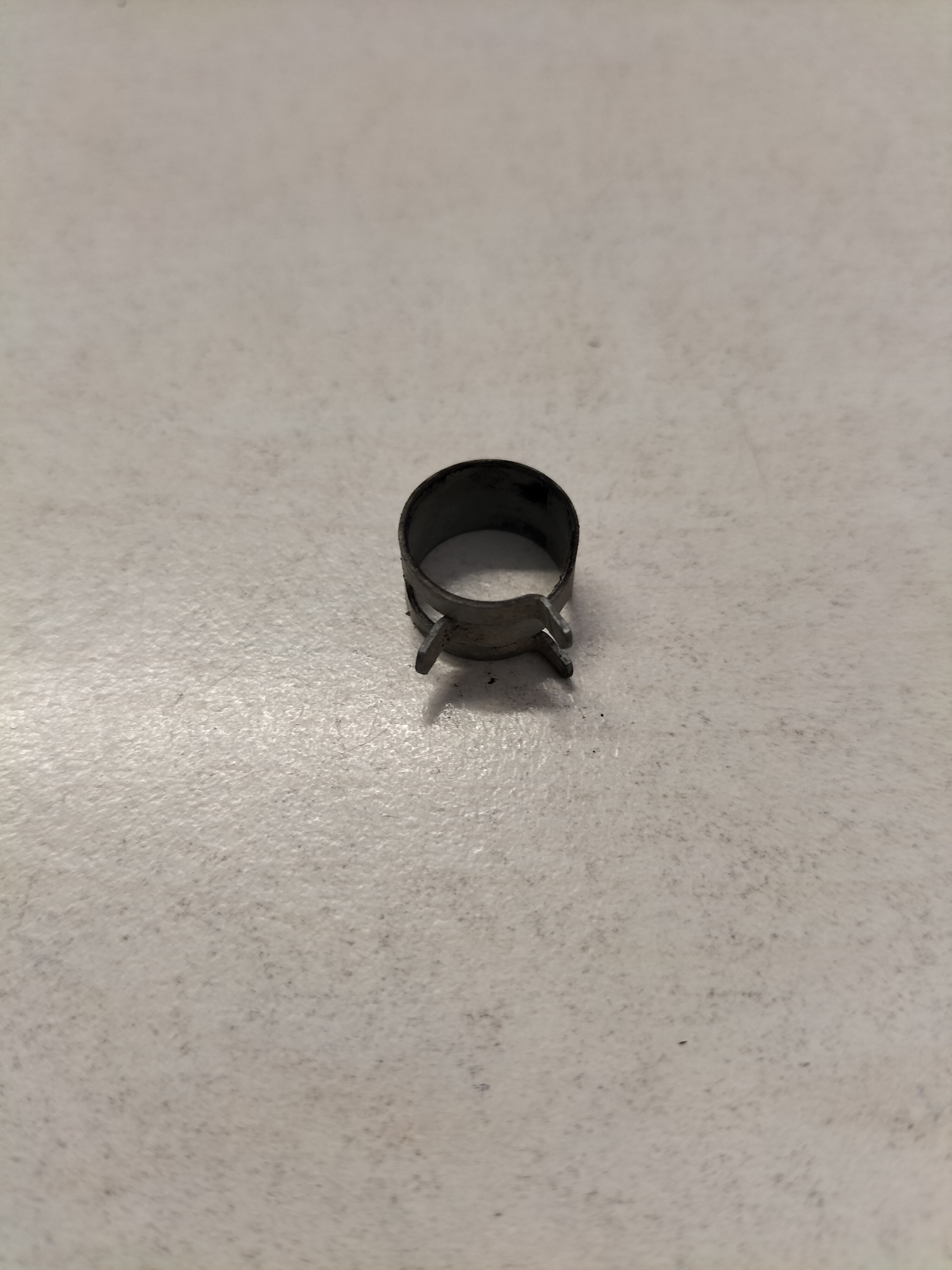 Slangklem 11mm Nissan 16439-N210A Gebruikt.