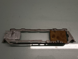 Montage steun middenpaneel Nissan 280ZX S130 68580-P7100 Gebruikt.