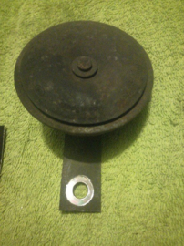 Claxon laag 335HZ Nissan Micra K11 25620-6F601 Gebruikt.