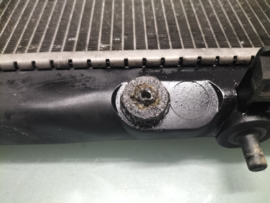 Radiator Nissan Primera P12 wagon 21460-AV600 Gebruikt, lichte schade