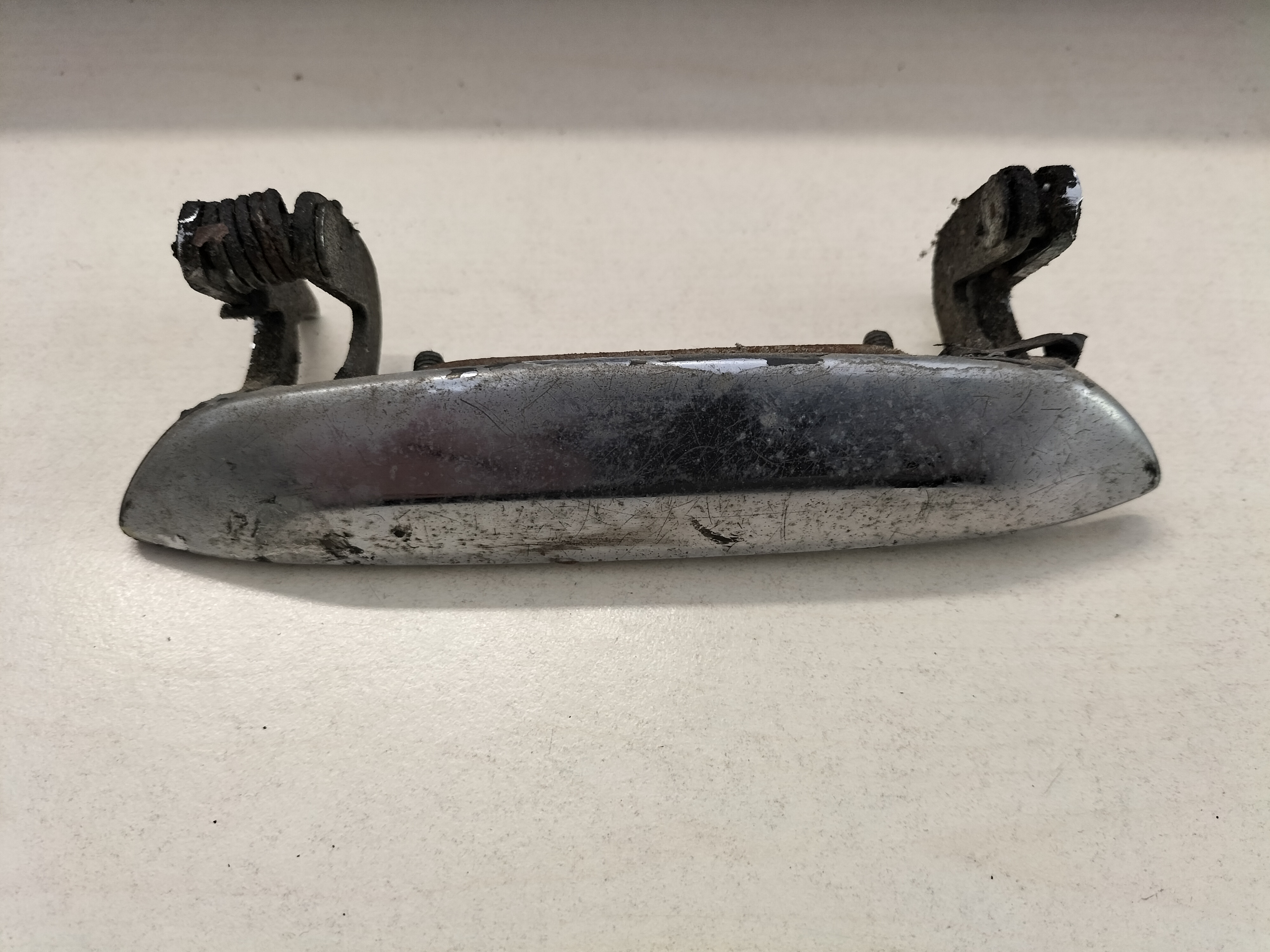 Assy-handle, door outer left-hand Datsun Cherry E10 80606-M1001 Used part.