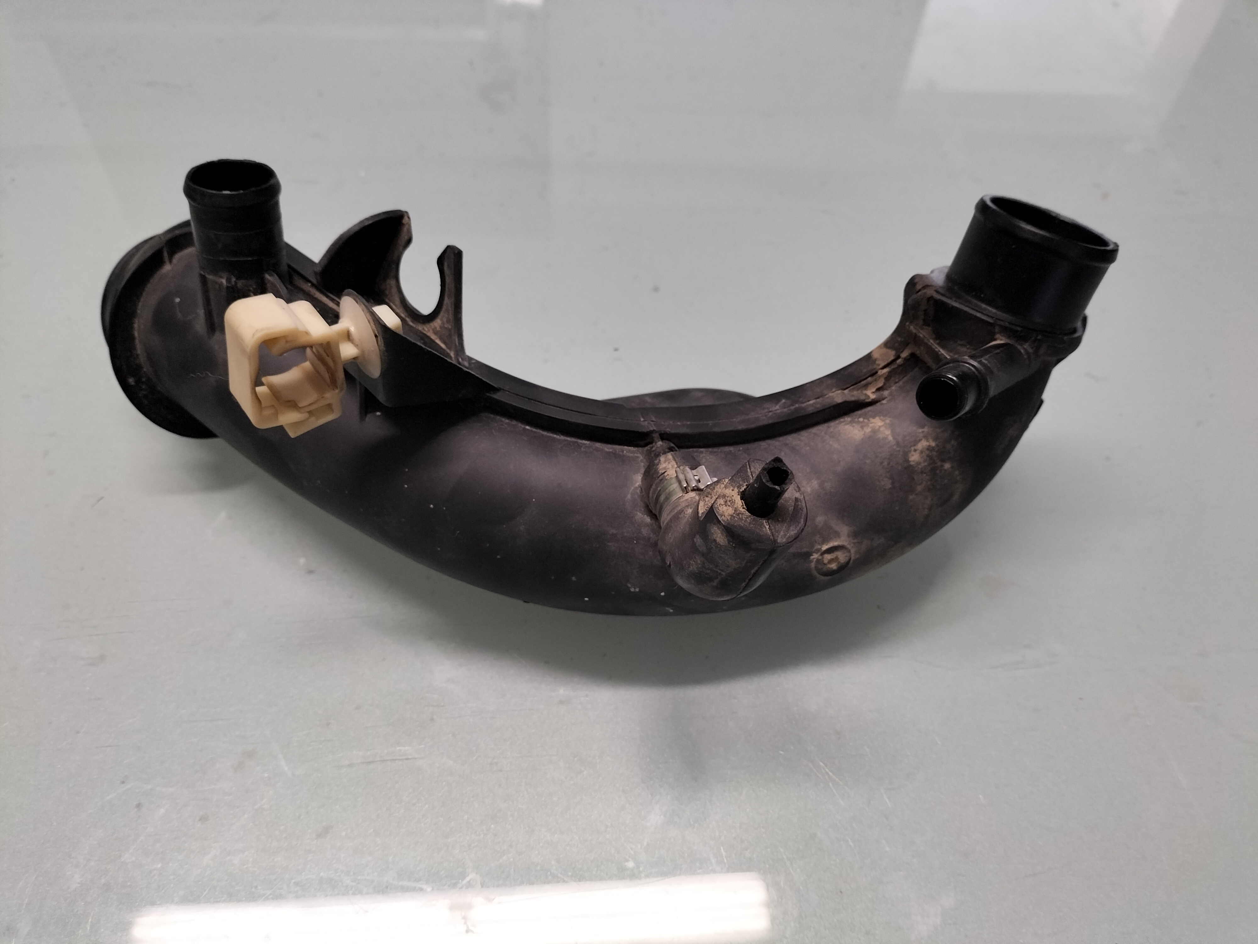 Air duct HR09DET Nissan Micra K14 16576-5FN1B Used part.