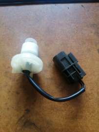 Sensor brandstoffilter Nissan King Cab D21 16412-18G05 Origineel.