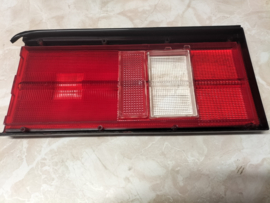 Achterlichtglas rechts Nissan Bluebird 910 26521-W2200 (IKI 4258) Origineel.